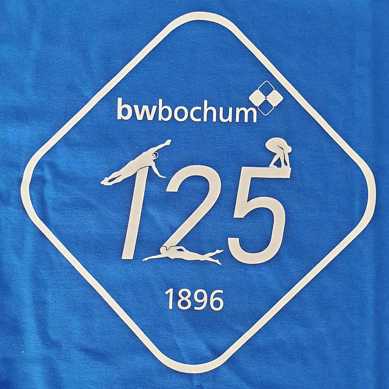 _bwbochum/medien/Schwimmen/Schwimmen_Fotos-2021/Jubilaeumsshirt-125-Jahre-BWB_quadratisch.jpg