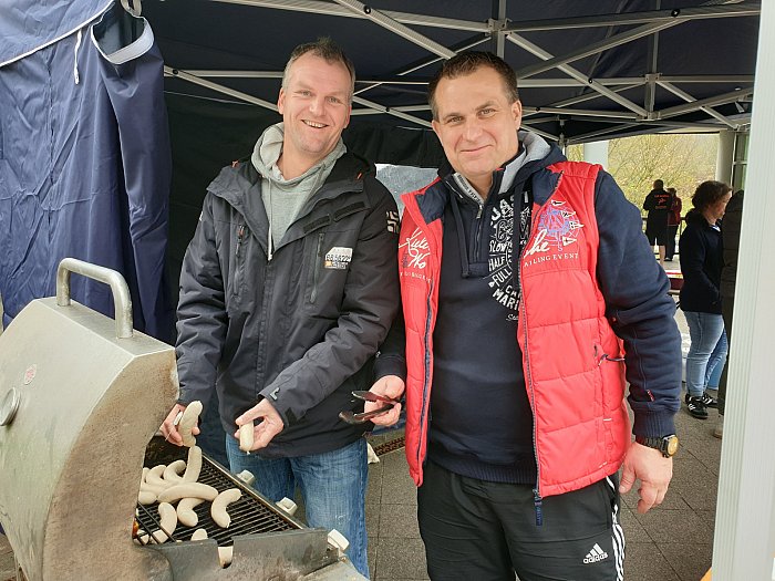 _bwbochum/medien/Schwimmen/Schwimmen_Fotos-2019/Bo_Cup_2019_Grillen_am_Samstag_40.jpg