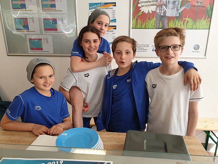 _bwbochum/medien/Schwimmen/Schwimmen_Fotos-2019/Bo_Cup_2019_Junge_Verkaeufer_40.jpg