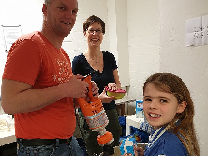 _bwbochum/medien/Schwimmen/Schwimmen_Fotos-2019/Bo_Cup_2019_Waffelteigzubereiter_40.jpg