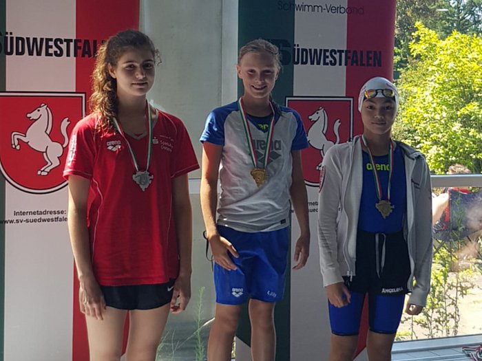 _bwbochum/medien/bilder_2018/2018_fotos_schwimmen/2018_06_30-SVSW-Meisterschaften-Lilly-Bungert-200R-Titel.jpg